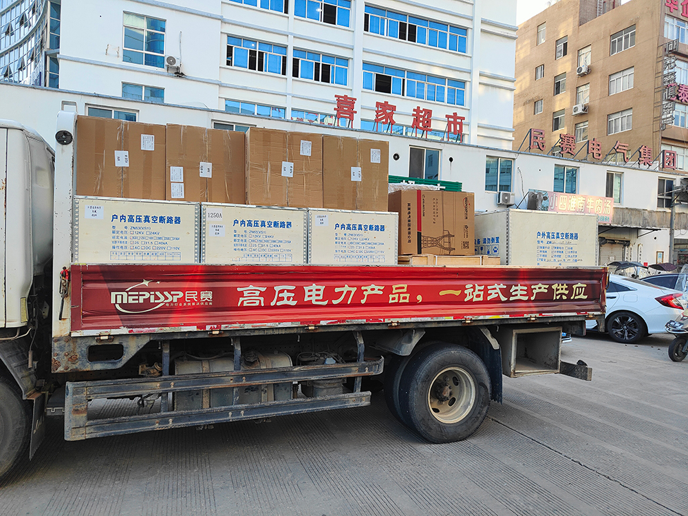 节后积累的订单出货 每日三车